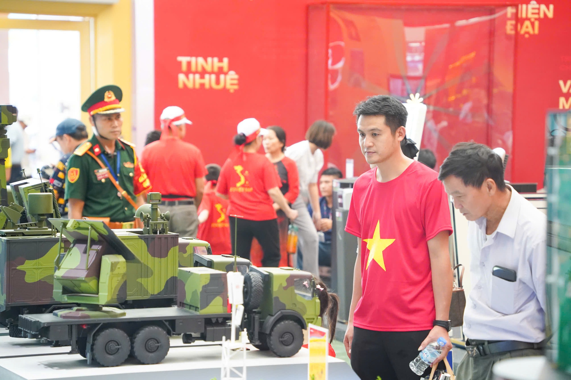 Tự hào Việt Nam: "Rồng lửa" Trường Sơn, "lá chắn thép" phòng không hội tụ tại công trình Top 10 thế giới - Ảnh 15. Tự hào Việt Nam: "Rồng lửa" Trường Sơn, "lá chắn thép" phòng không hội tụ tại công trình Top 10 thế giới - Ảnh 15.