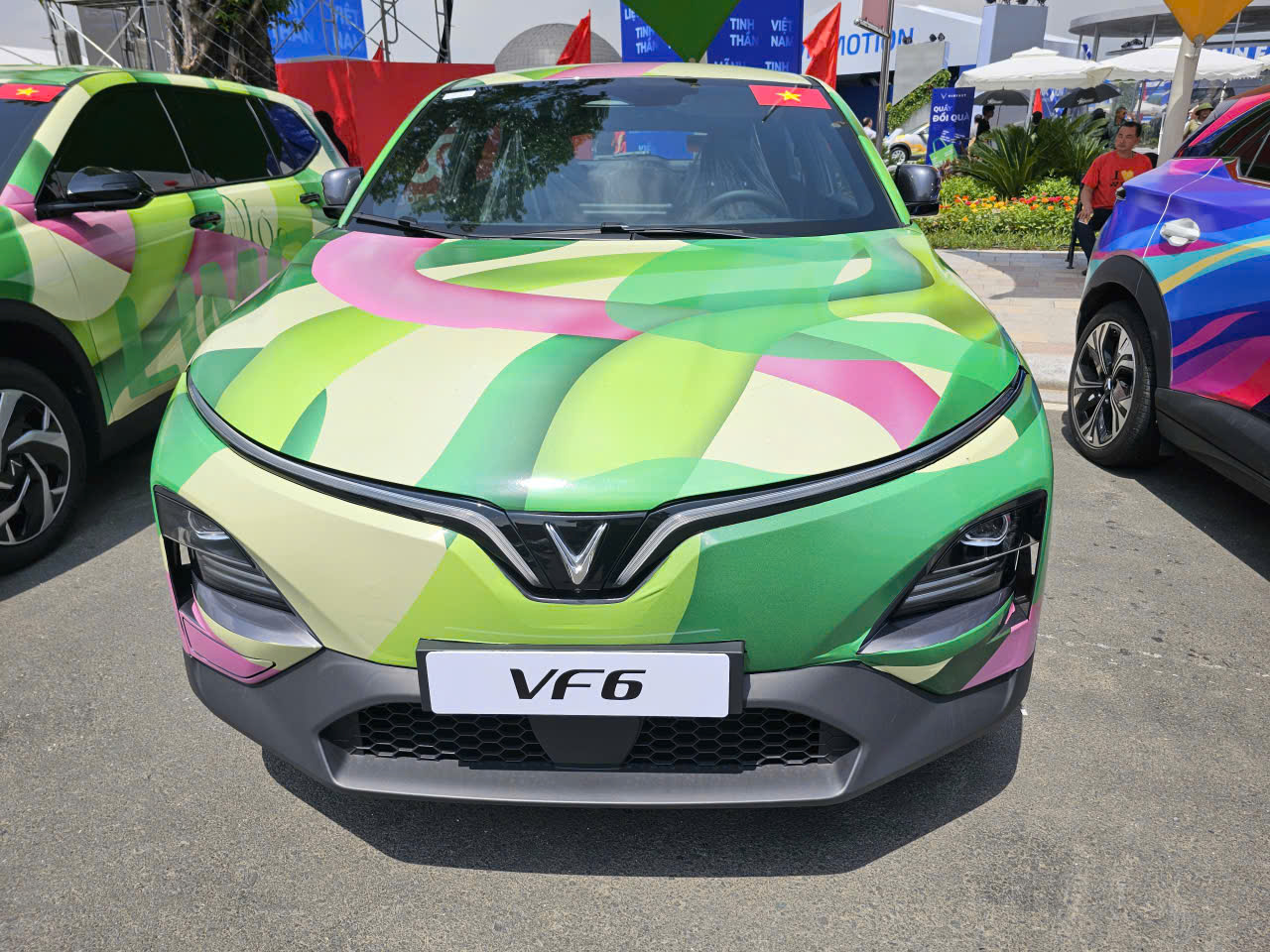 Cận cảnh dàn xe điện VinFast màu "độc lạ" lần đầu xuất hiện tại triển lãm lớn nhất lịch sử- Ảnh 7.