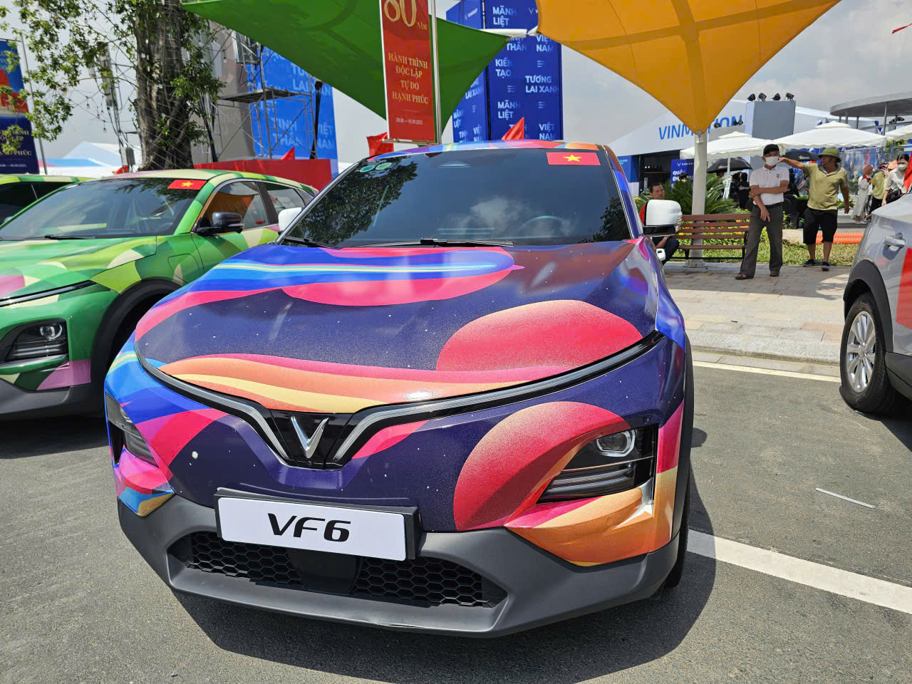 Cận cảnh dàn xe điện VinFast màu "độc lạ" lần đầu xuất hiện tại triển lãm lớn nhất lịch sử- Ảnh 11.