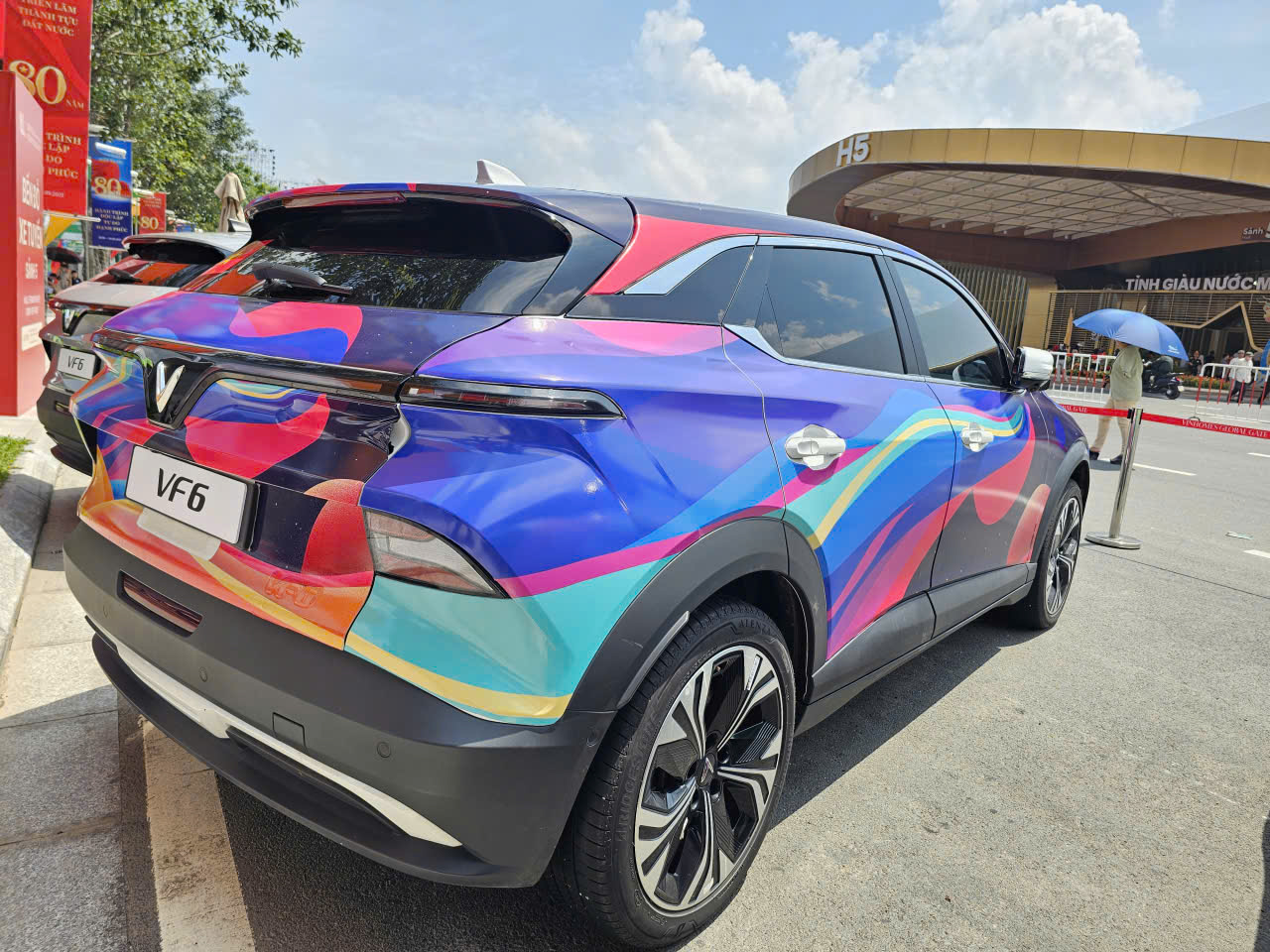 Cận cảnh dàn xe điện VinFast màu "độc lạ" lần đầu xuất hiện tại triển lãm lớn nhất lịch sử- Ảnh 12.