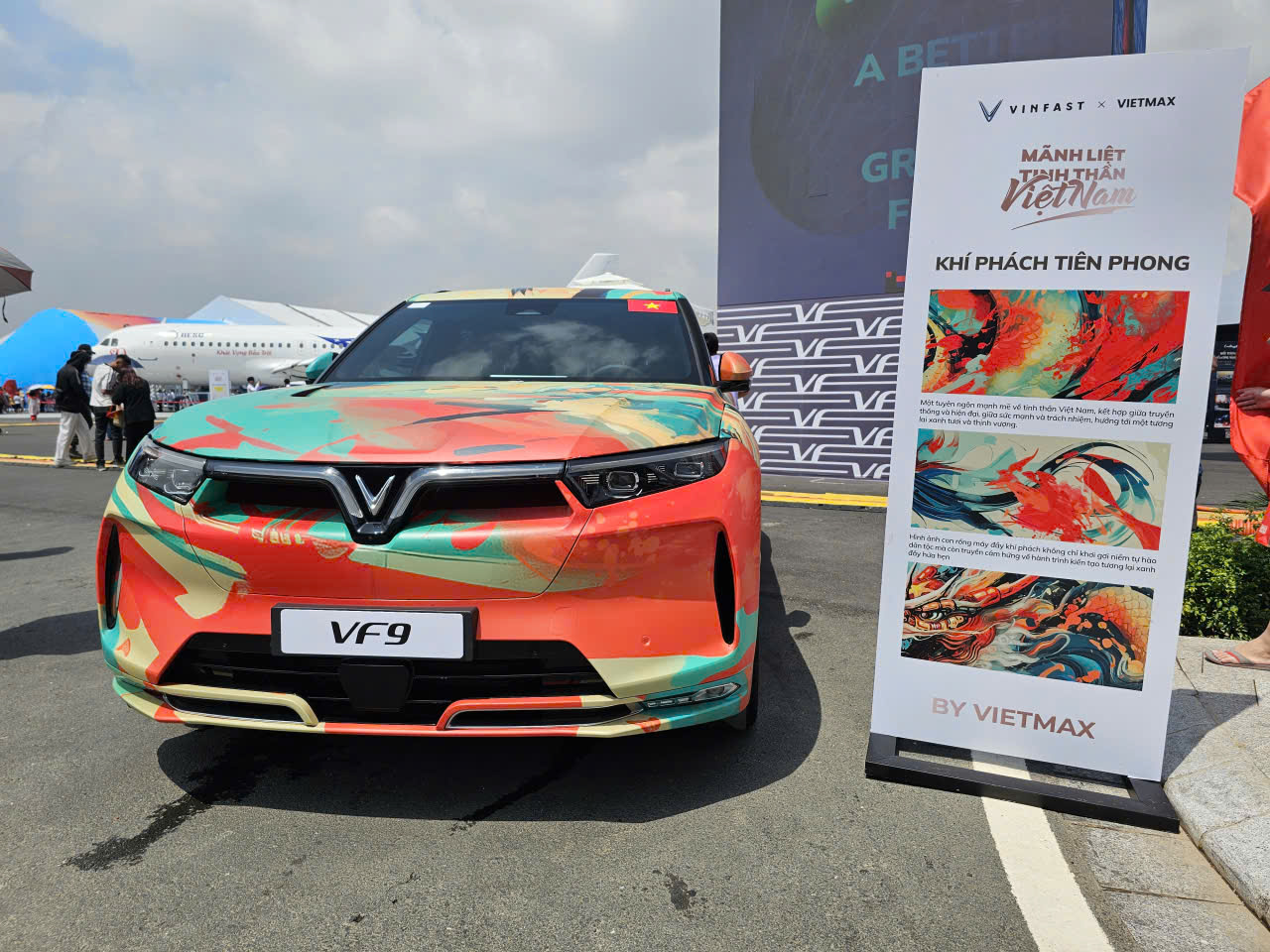 Cận cảnh dàn xe điện VinFast màu "độc lạ" lần đầu xuất hiện tại triển lãm lớn nhất lịch sử- Ảnh 13.