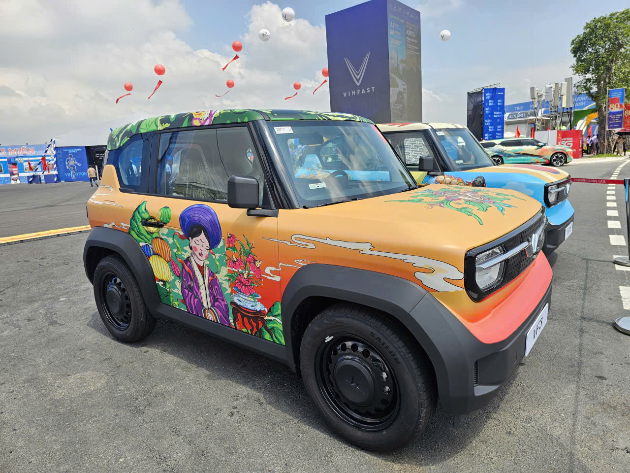 Cận cảnh dàn xe điện VinFast màu "độc lạ" lần đầu xuất hiện tại triển lãm lớn nhất lịch sử- Ảnh 17.