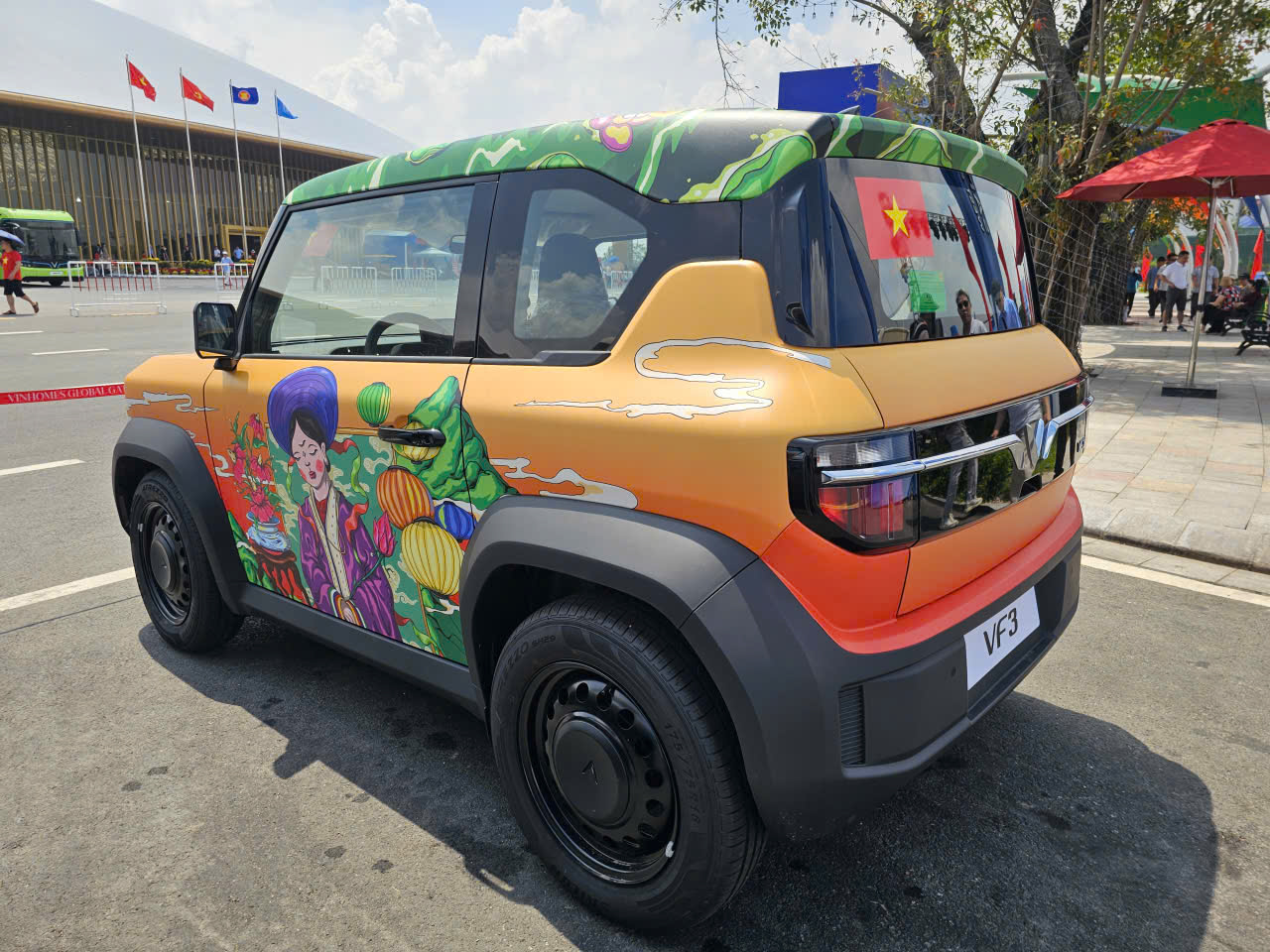 Cận cảnh dàn xe điện VinFast màu "độc lạ" lần đầu xuất hiện tại triển lãm lớn nhất lịch sử- Ảnh 19.