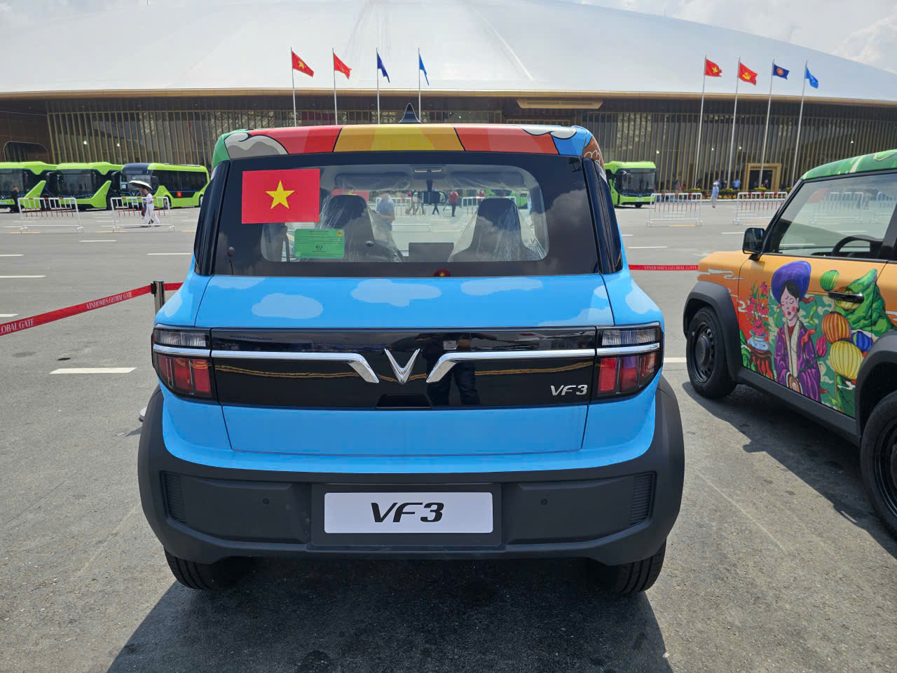 Cận cảnh dàn xe điện VinFast màu "độc lạ" lần đầu xuất hiện tại triển lãm lớn nhất lịch sử- Ảnh 21.