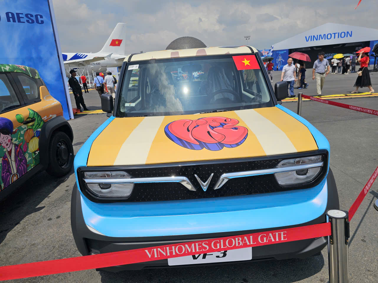Cận cảnh dàn xe điện VinFast màu "độc lạ" lần đầu xuất hiện tại triển lãm lớn nhất lịch sử- Ảnh 22.