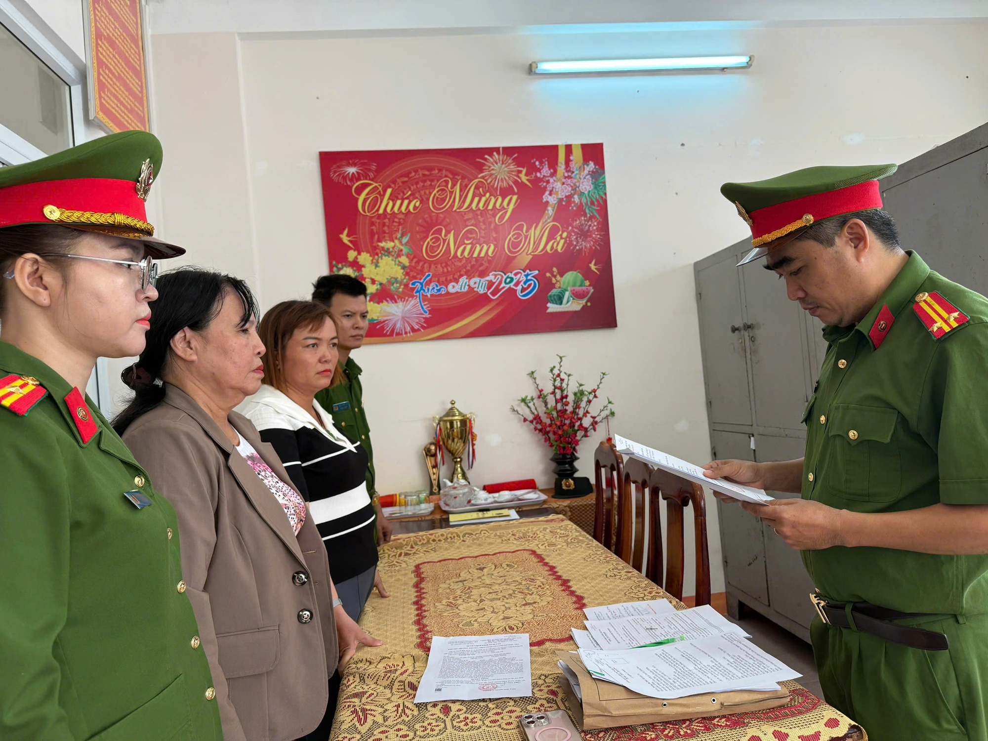 Nải chuối vàng lừa đảo: Hai phụ nữ Đà Nẵng chiếm đoạt 870 triệu đồng - Ảnh 1.