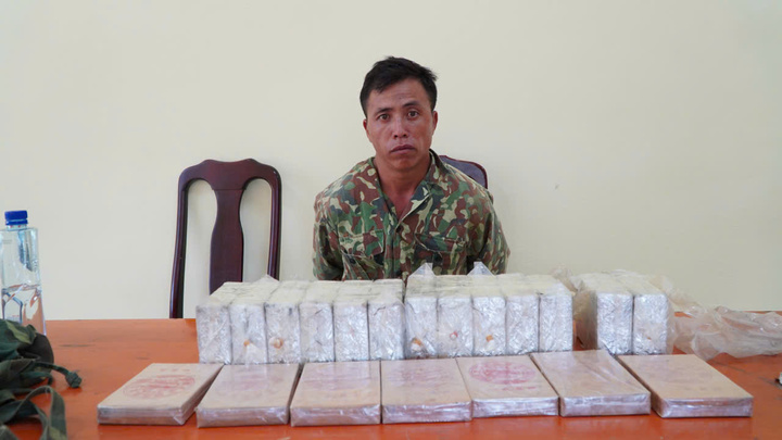 Phá đường dây ma túy ở Điện Biên , thu giữ 10 bánh heroin chôn dưới nền Nhà - Ảnh 1. Phá đường dây ma túy ở Điện Biên , thu giữ 10 bánh heroin chôn dưới nền Nhà - Ảnh 1.