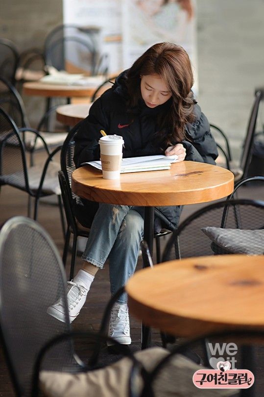 Ch&aacute;u g&aacute;i đỗ đại học danh tiếng nhưng em chồng t&ocirc;i lại xui kh&ocirc;n xui dại con b&eacute; bỏ học đi xuất khẩu lao động cho nhanh gi&agrave;u- Ảnh 1.