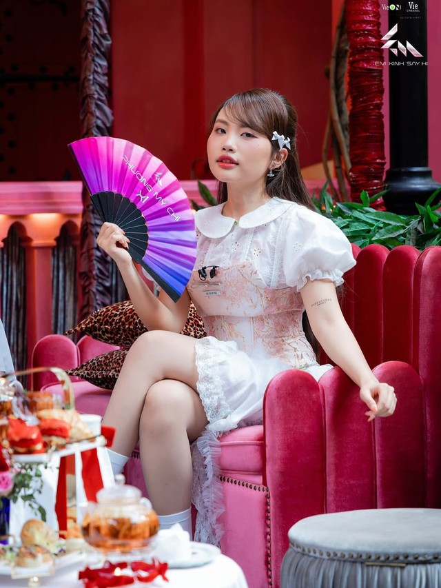 5 người đẹp dân ca người miền Tây nào cũng biết: Kiều nữ nhan sắc không đối thủ- Ảnh 17. 5 người đẹp dân ca người miền Tây nào cũng biết: Kiều nữ nhan sắc không đối thủ- Ảnh 17.
