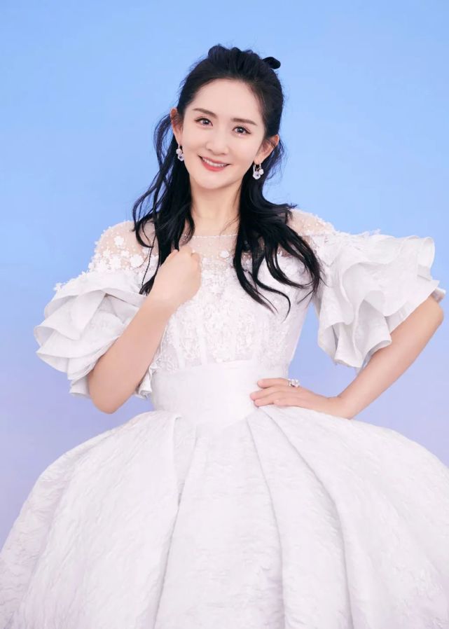 F4 keo kiệt nhất showbiz: Nam thần hạng A "tủn mủn" với vợ từng đồng, có người chuyên “đào mỏ” bạn gái - Ảnh 5. F4 keo kiệt nhất showbiz: Nam thần hạng A "tủn mủn" với vợ từng đồng, có người chuyên “đào mỏ” bạn gái - Ảnh 5.
