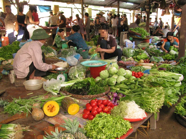 Đi chợ làm cơm cúng rằm, tôi tình cờ nghe được cuộc nói chuyện rợn người giữa chồng và chị bán thịt- Ảnh 1. Đi chợ làm cơm cúng rằm, tôi tình cờ nghe được cuộc nói chuyện rợn người giữa chồng và chị bán thịt- Ảnh 1.