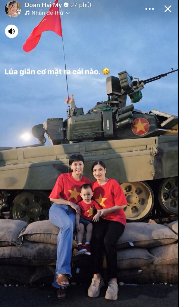Mẹ vợ Văn Hậu khoe nhan sắc trẻ đẹp, cực thân với bà thông gia, netizen khen Doãn Hải My khéo vun đắp- Ảnh 1. Mẹ vợ Văn Hậu khoe nhan sắc trẻ đẹp, cực thân với bà thông gia, netizen khen Doãn Hải My khéo vun đắp- Ảnh 1.