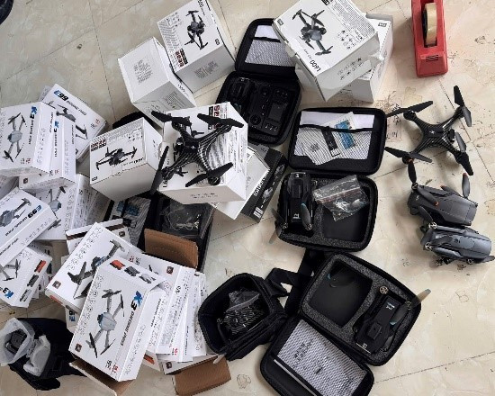 C&ocirc;ng an H&agrave; Nội thu giữ hơn 100 thiết bị bay tr&aacute;i ph&eacute;p đảm bảo an ninh h&agrave;ng kh&ocirc;ng - Ảnh 1.