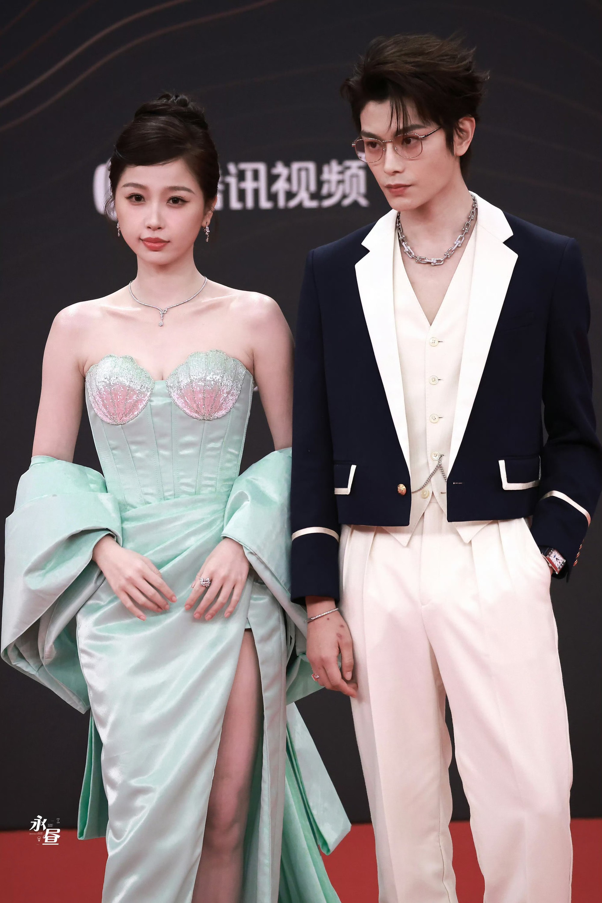 Không cứu nổi Ngu Thư Hân: Nghi cố ý gây scandal cho đồng nghiệp, giờ cả showbiz thi nhau hủy job chạy nạn- Ảnh 3.