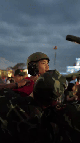 Mẹ vợ Văn Hậu khoe nhan sắc trẻ đẹp, cực thân với bà thông gia, netizen khen Doãn Hải My khéo vun đắp- Ảnh 4. Mẹ vợ Văn Hậu khoe nhan sắc trẻ đẹp, cực thân với bà thông gia, netizen khen Doãn Hải My khéo vun đắp- Ảnh 4.