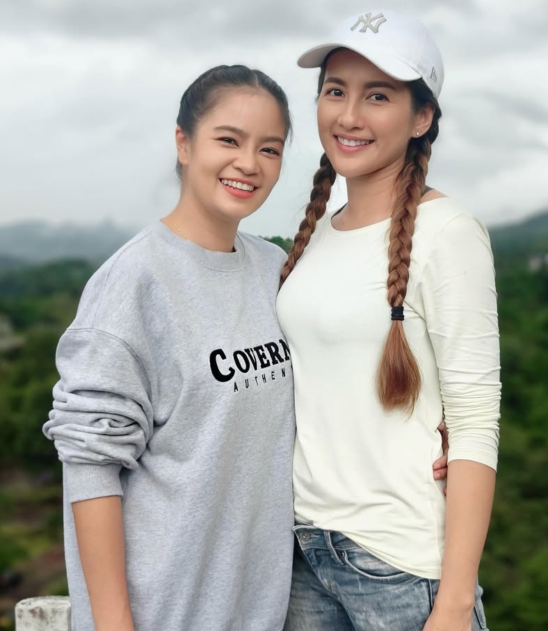 1 mỹ nhân Miss Universe và người yêu đồng giới sắp cưới sau 2 năm hẹn hò! - Ảnh 2. 1 mỹ nhân Miss Universe và người yêu đồng giới sắp cưới sau 2 năm hẹn hò! - Ảnh 2.