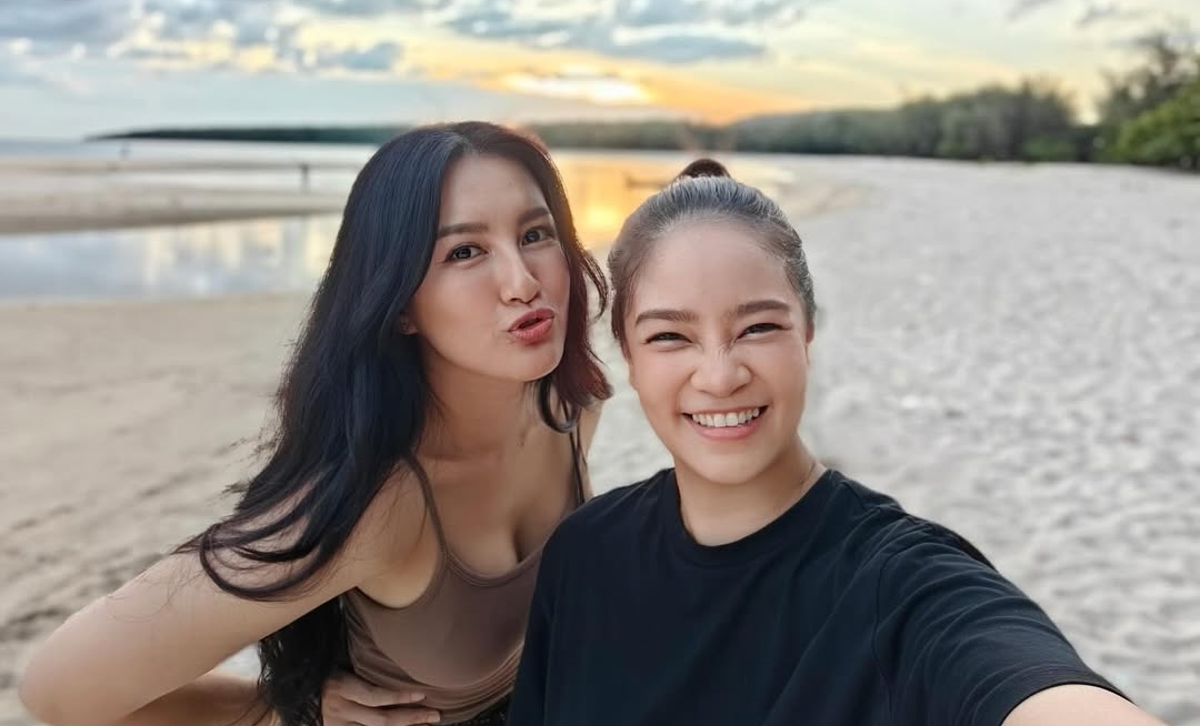 1 mỹ nhân Miss Universe và người yêu đồng giới sắp cưới sau 2 năm hẹn hò! - Ảnh 4. 1 mỹ nhân Miss Universe và người yêu đồng giới sắp cưới sau 2 năm hẹn hò! - Ảnh 4.