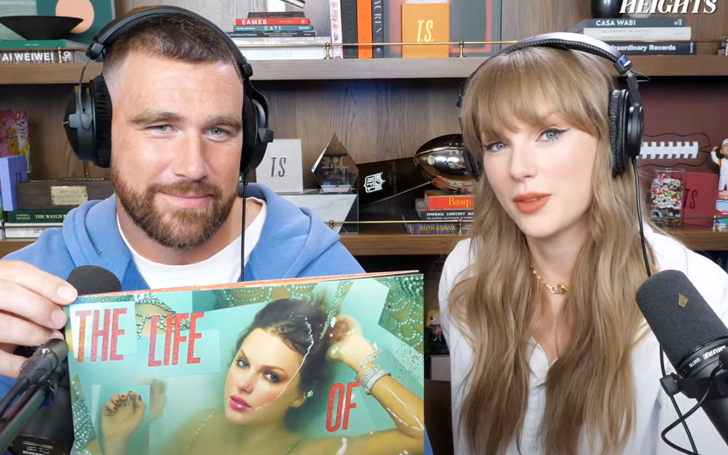 Năm số 9 của Taylor Swift: Chi 9.300 tỷ lấy lại sự nghiệp, album mới gây bão toàn cầu, có màn cầu hôn thế kỷ chấn động nền văn hóa- Ảnh 4. Năm số 9 của Taylor Swift: Chi 9.300 tỷ lấy lại sự nghiệp, album mới gây bão toàn cầu, có màn cầu hôn thế kỷ chấn động nền văn hóa- Ảnh 4.