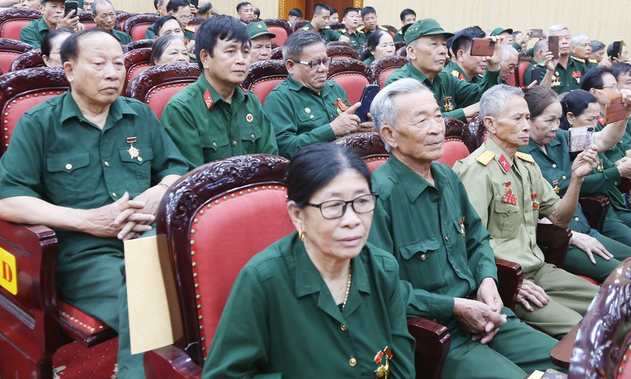 Bộ Nội vụ đề xuất tăng trợ cấp thanh niên xung phong lên 1 triệu đồng / tháng - Ảnh 1. Bộ Nội vụ đề xuất tăng trợ cấp thanh niên xung phong lên 1 triệu đồng / tháng - Ảnh 1.