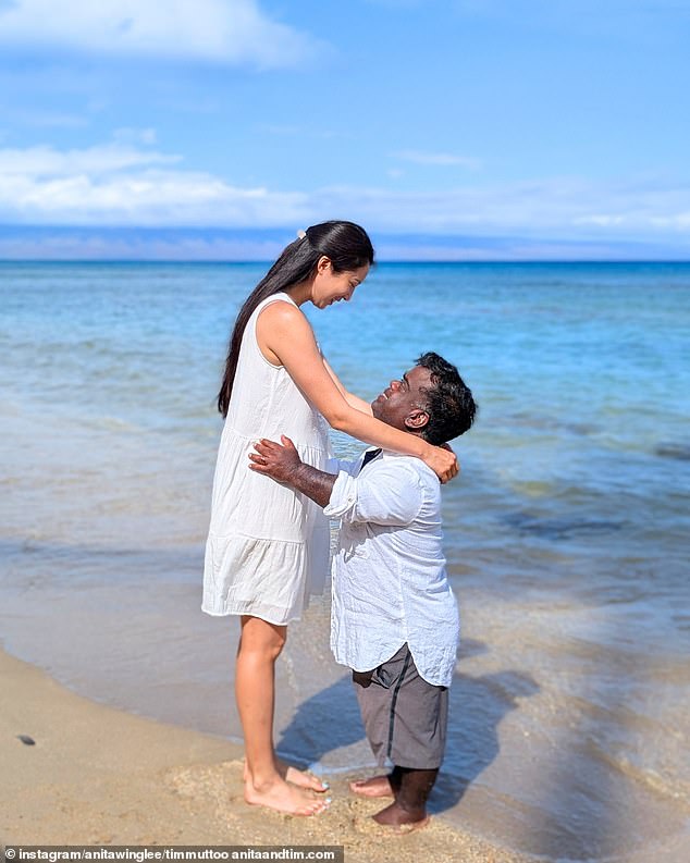 Câu chuyện tình yêu vượt qua chiều cao: Lấy chồng thấp hơn 40cm - Ảnh 2.