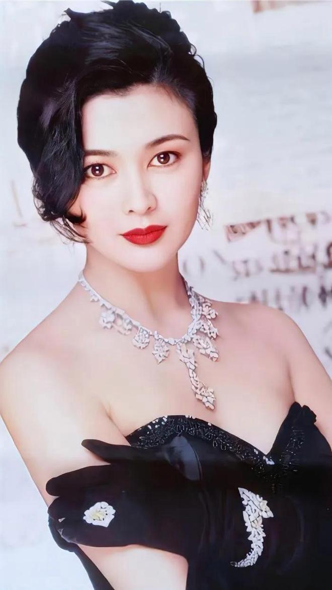 “Tứ đại mỹ nhân” cũng bị chê: Lâm Thanh Hà có tướng đàn ông, Lý Gia Hân quá nhiều khuyết điểm   - Ảnh 8.
