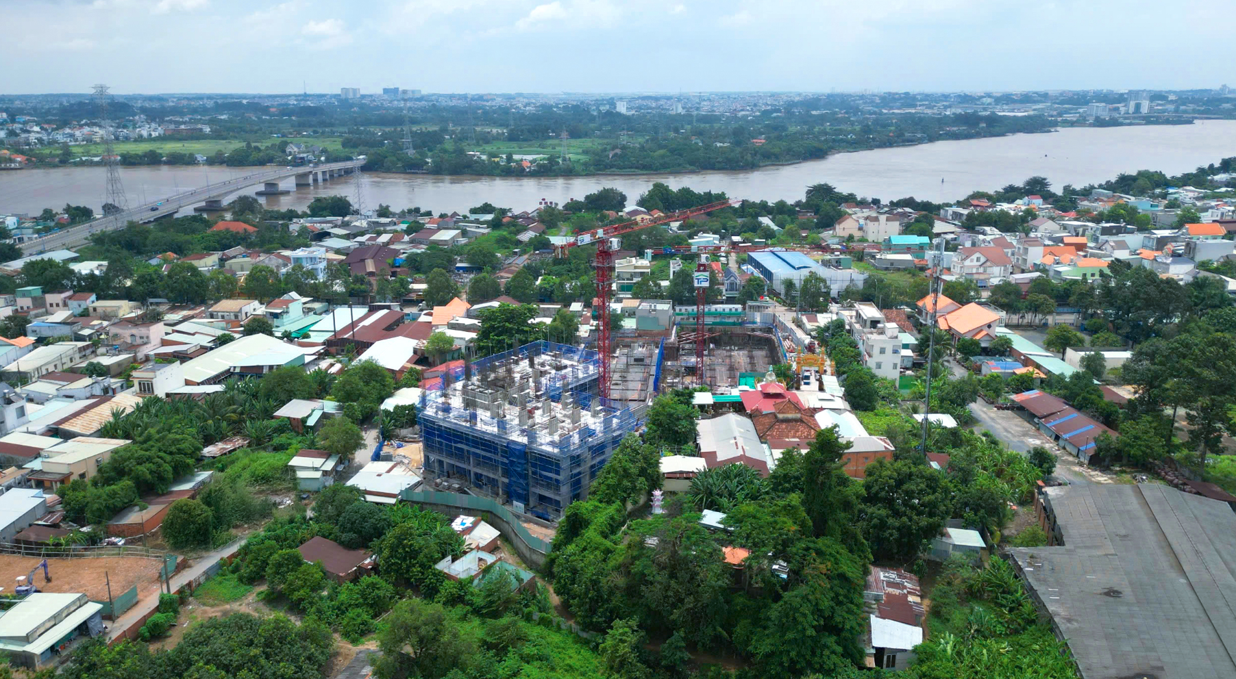 Tin vui cho người trẻ: Nhà ở “giá mềm” đồng loạt ra hàng giữa lúc giá chung cư neo cao - Ảnh 1. Tin vui cho người trẻ: Nhà ở “giá mềm” đồng loạt ra hàng giữa lúc giá chung cư neo cao - Ảnh 1.