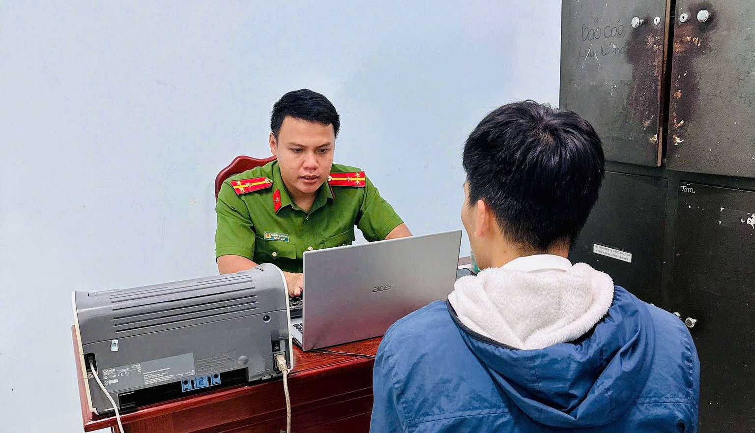 Cắt ghép hình ảnh người đàn ông ở Đồng Nai vào clip “nóng” để tống tiền- Ảnh 1. Cắt ghép hình ảnh người đàn ông ở Đồng Nai vào clip “nóng” để tống tiền- Ảnh 1.