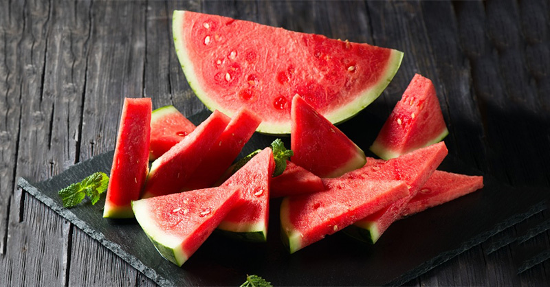 Nắng nóng gay gắt chớ ăn 5 loại quả này: Càng ăn càng sinh nhiệt, dễ mất ngủ và đau khớp- Ảnh 1.