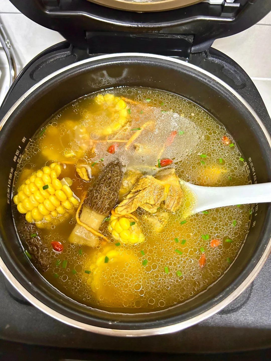 Nồi cơm điện c&oacute; 4 "b&iacute; mật" m&agrave; rất nhiều người d&ugrave;ng cả đời kh&ocirc;ng biết - Ảnh 3.