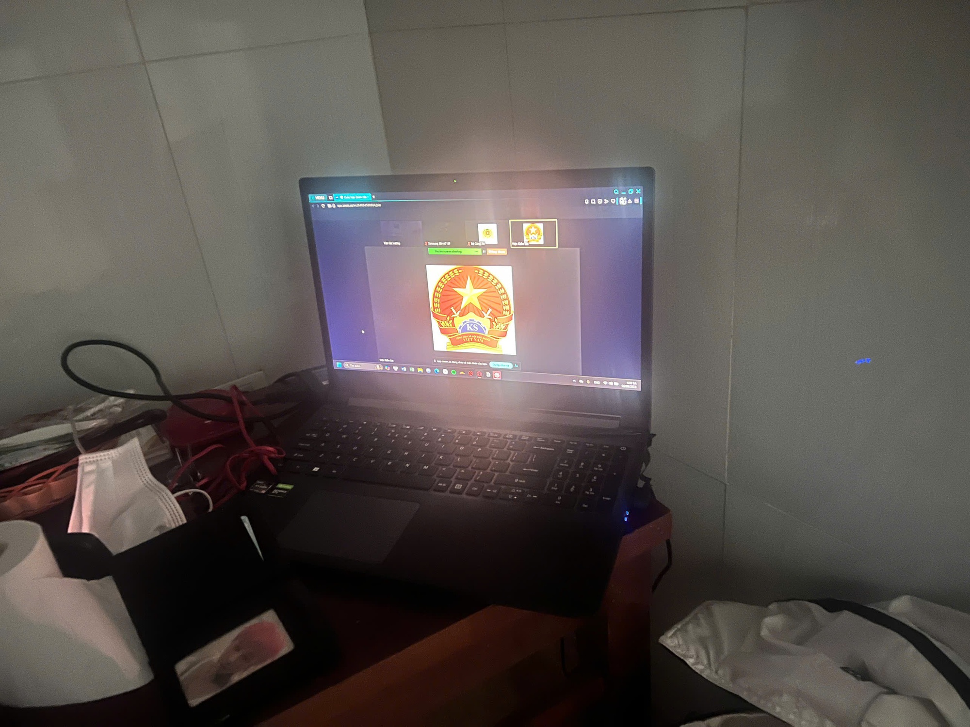 Công an TP HCM giải cứu nam sinh bị bắt cóc online thành công - Ảnh 1. Công an TP HCM giải cứu nam sinh bị bắt cóc online thành công - Ảnh 1.