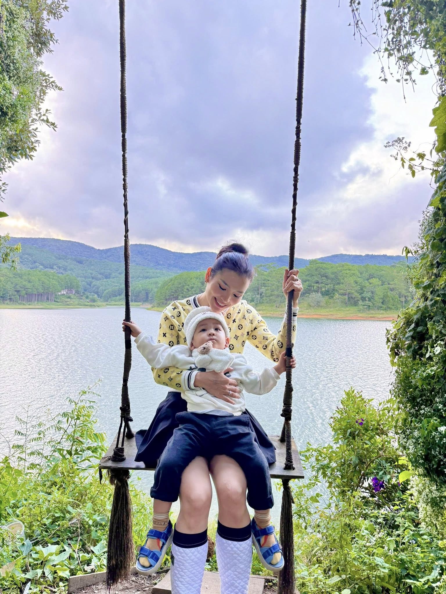 Phản ứng bất ngờ của Phương Trinh Jolie sau khi Lý Bình "giục" sinh con lần thứ 4- Ảnh 2. Phản ứng bất ngờ của Phương Trinh Jolie sau khi Lý Bình "giục" sinh con lần thứ 4- Ảnh 2.