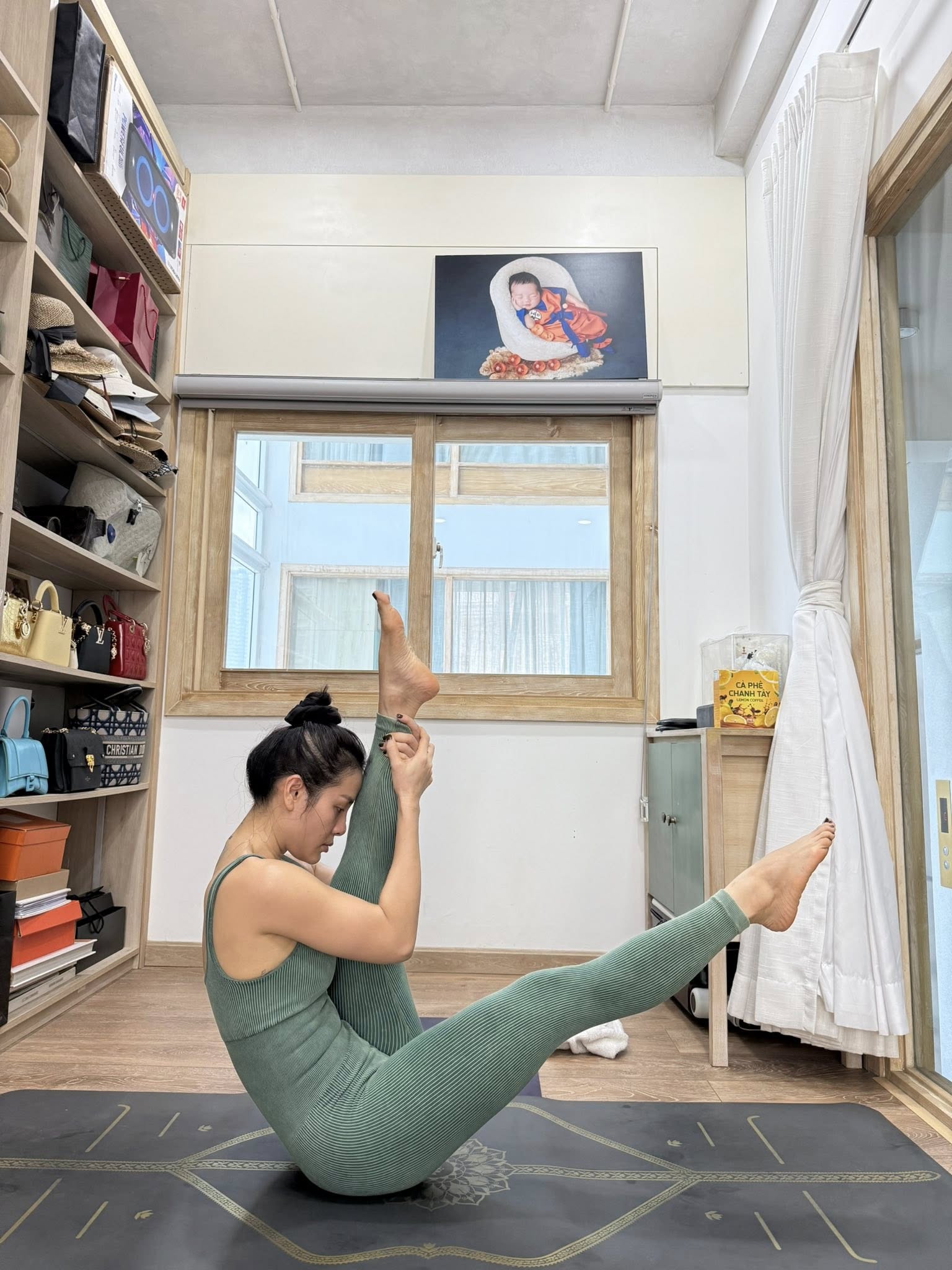 Phản ứng bất ngờ của Phương Trinh Jolie sau khi Lý Bình "giục" sinh con lần thứ 4- Ảnh 6. Phản ứng bất ngờ của Phương Trinh Jolie sau khi Lý Bình "giục" sinh con lần thứ 4- Ảnh 6.
