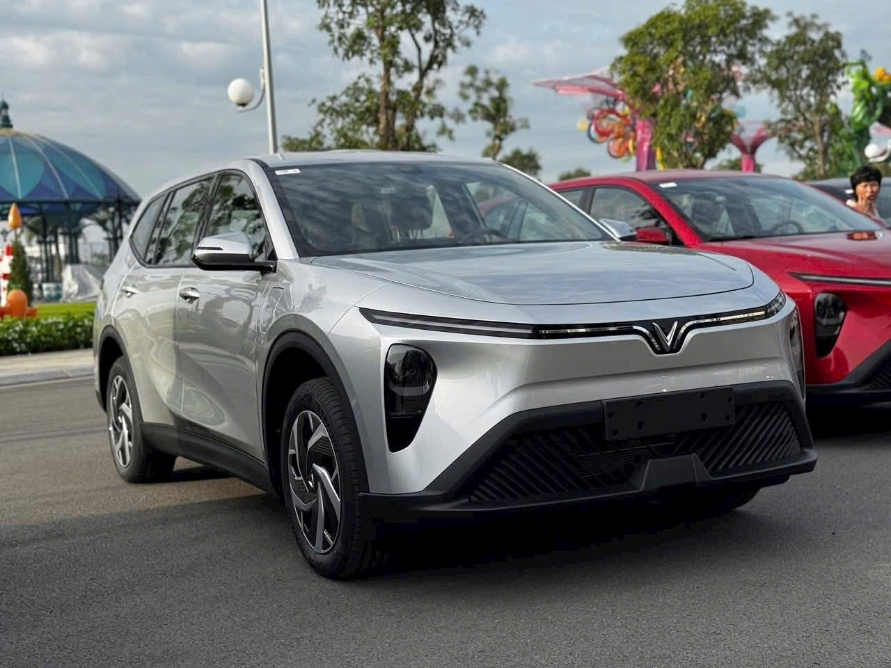 Xe điện 7 chỗ "hot" nhất năm của VinFast sẵn sàng lăn bánh, sẽ thành MPV  "quốc dân" mới? - Ảnh 4.