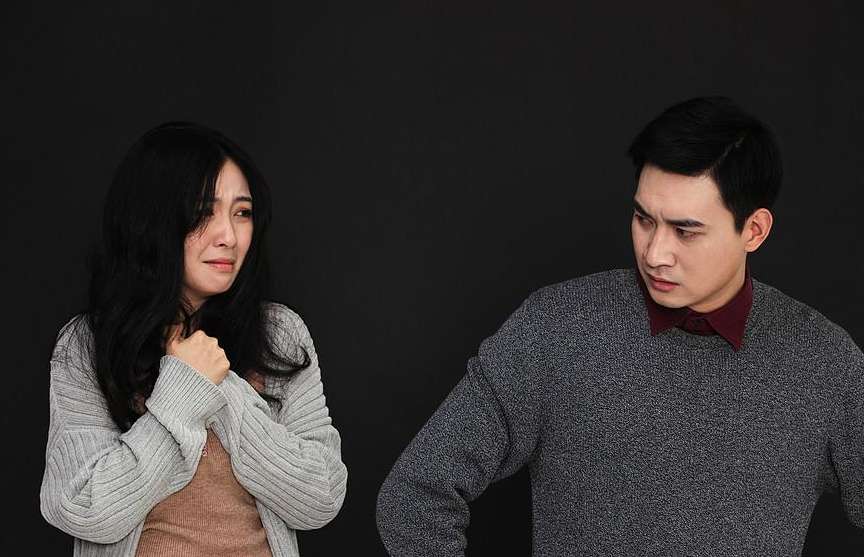 Định r&uacute;t 500 triệu cho bạn trai vay nhưng đ&ecirc;m đ&oacute; t&ocirc;i thấy bất an, mở Facebook lục t&igrave;m lại ảnh cũ v&agrave; ph&aacute;t hiện một chuyện đ&aacute;ng ngờ- Ảnh 1.