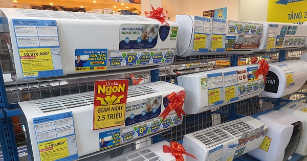 Điều hòa giảm giá 50%, loại tiết kiệm điện &quot;sập sàn&quot; khi nắng nóng gay gắt kỷ lục và giá điện phát ngốt