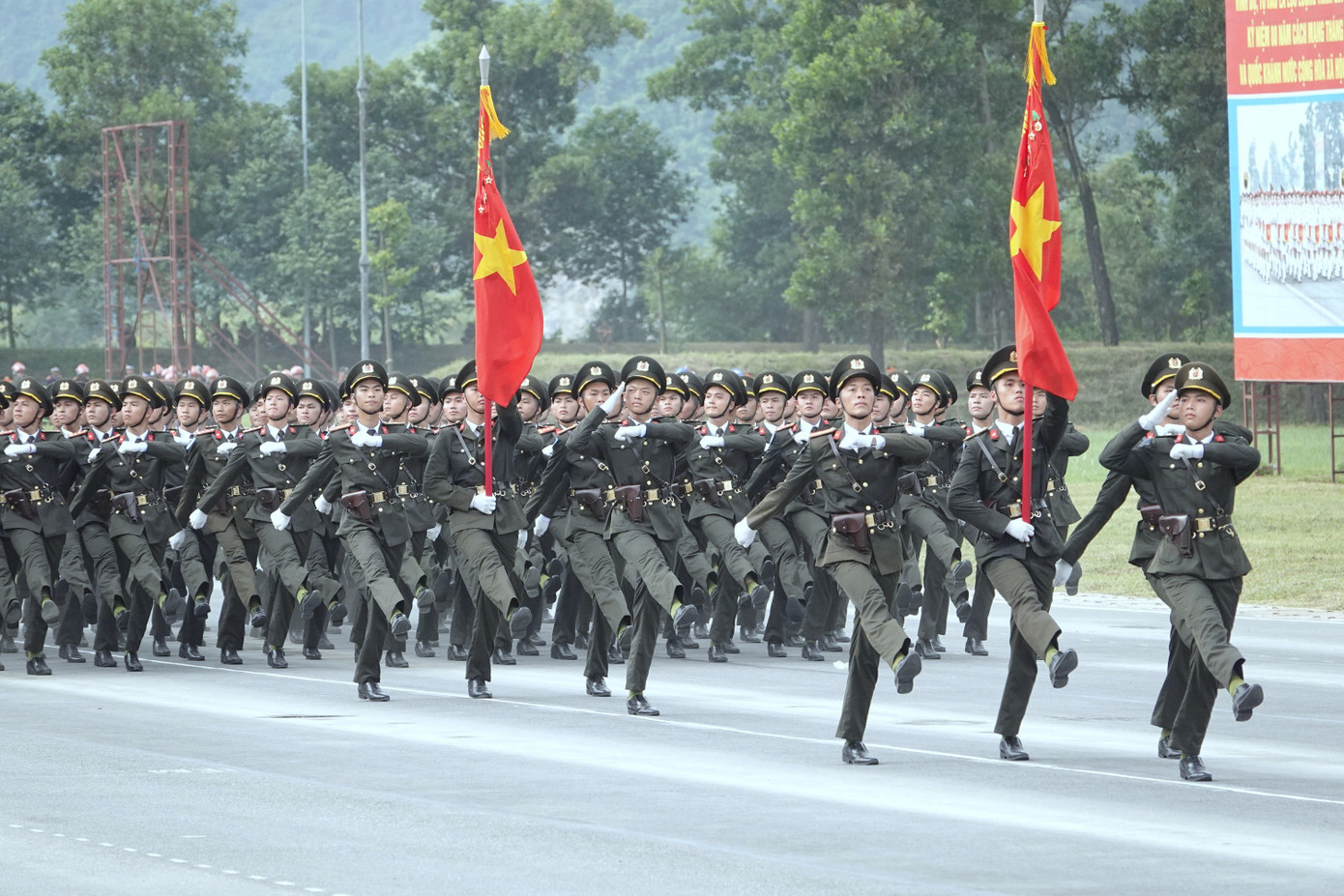 Tổng hợp luyện Quân đội và Công an tại TB4 nhân Lễ kỷ niệm 80 năm Cách mạng tháng Tám - Ảnh 14. Tổng hợp luyện Quân đội và Công an tại TB4 nhân Lễ kỷ niệm 80 năm Cách mạng tháng Tám - Ảnh 14.