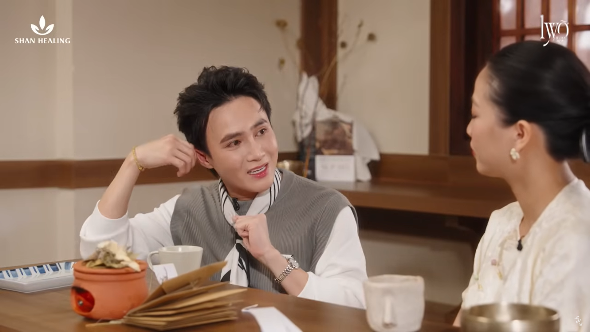Huỳnh Lập: “Cuộc sống của tôi và gia đình tôi đều gắn với những câu chuyện tâm linh” - Ảnh 1. Huỳnh Lập: “Cuộc sống của tôi và gia đình tôi đều gắn với những câu chuyện tâm linh” - Ảnh 1.