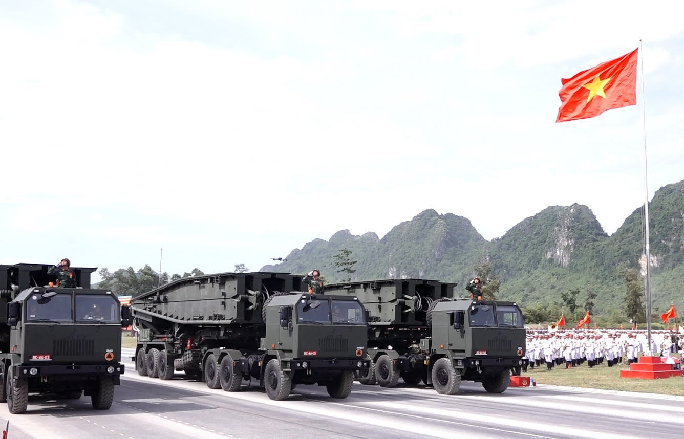 Dàn khí tài 'hùng dũng' tiến bước tại Tổng hợp luyện diễu binh lần 2: Tên lửa đạn đạo, pháo phản lực, UAV  - Ảnh 19.