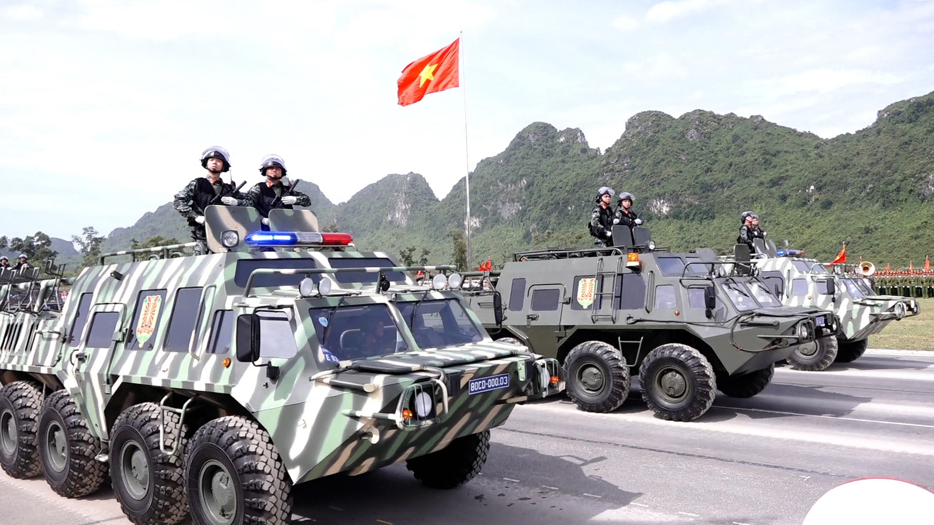 Dàn khí tài 'hùng dũng' tiến bước tại Tổng hợp luyện diễu binh lần 2: Tên lửa đạn đạo, pháo phản lực, UAV  - Ảnh 23.