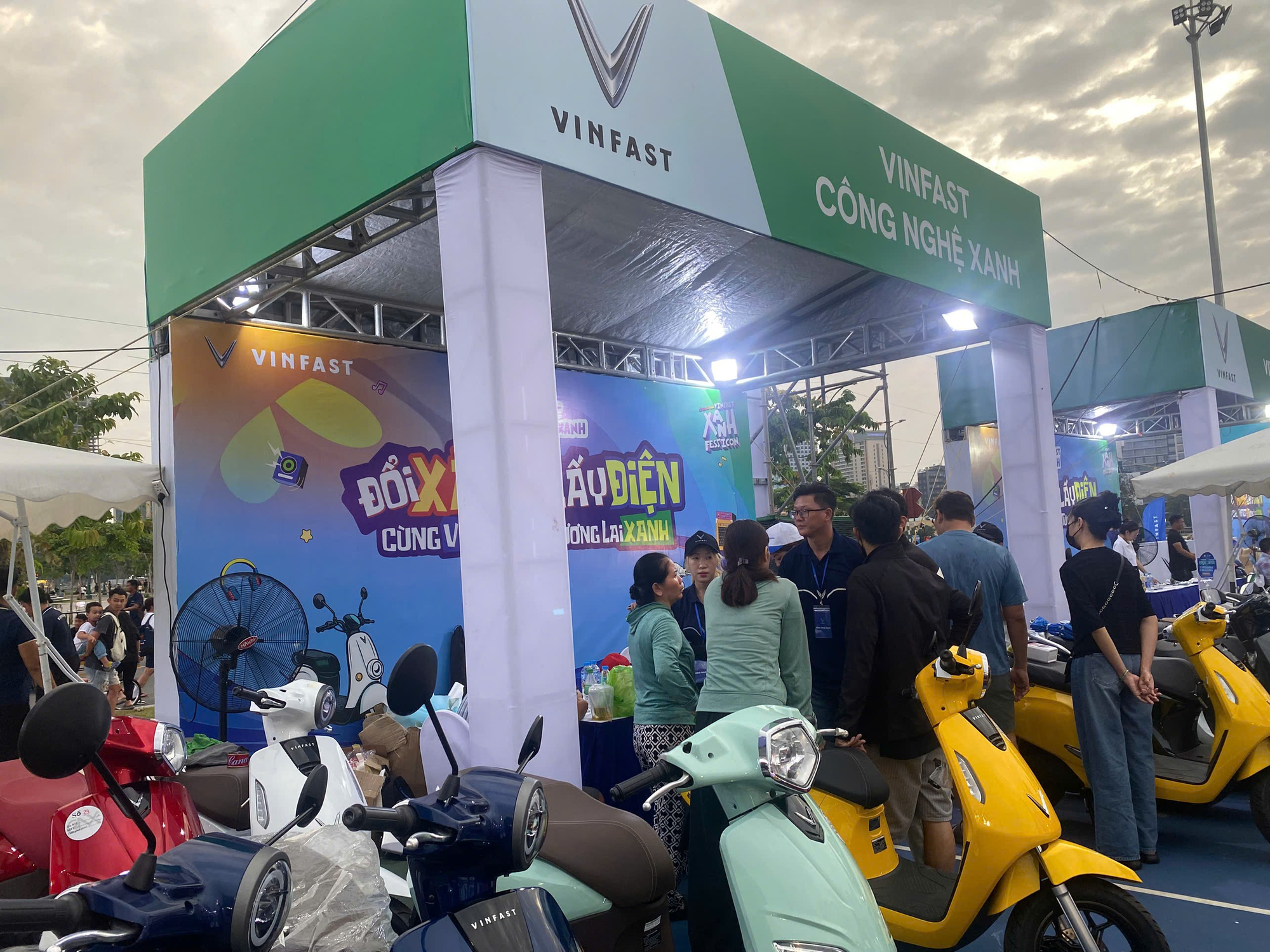 Thị trường xe máy điện TP HCM sôi động chưa từng có- Ảnh 3. Thị trường xe máy điện TP HCM sôi động chưa từng có- Ảnh 3.