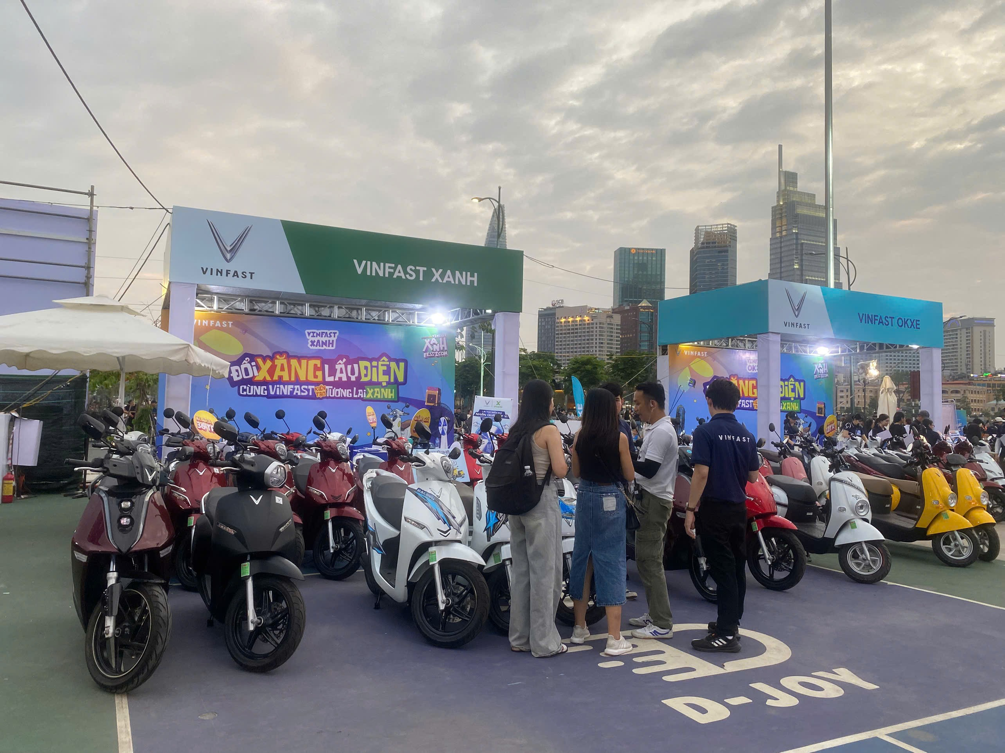 Thị trường xe máy điện TP HCM sôi động chưa từng có- Ảnh 2. Thị trường xe máy điện TP HCM sôi động chưa từng có- Ảnh 2.