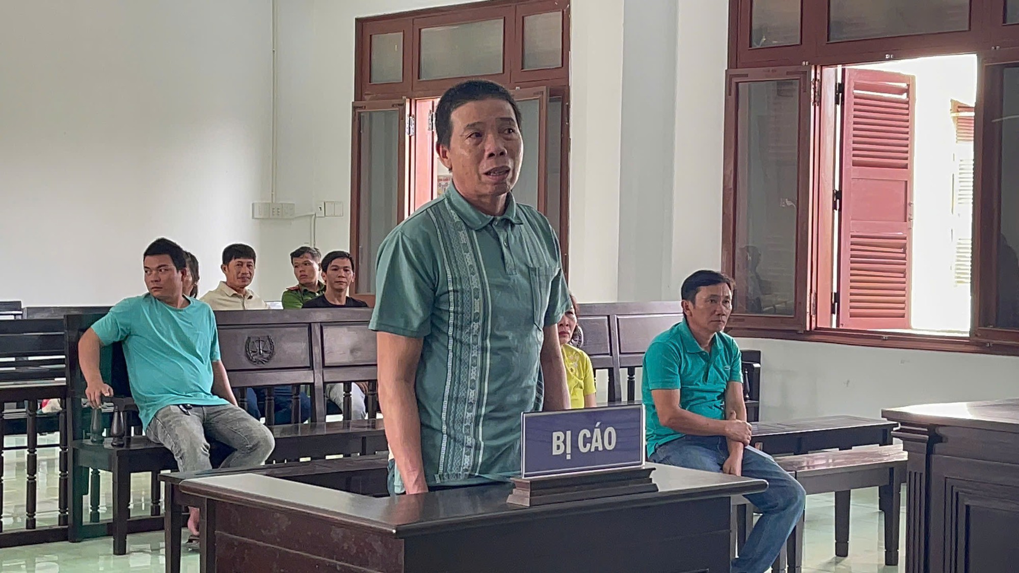 Mâu thuẫn giữa nông dân dẫn đến án tù 14 năm vì Giết người ở Đắk Lắk - Ảnh 1. Mâu thuẫn giữa nông dân dẫn đến án tù 14 năm vì Giết người ở Đắk Lắk - Ảnh 1.