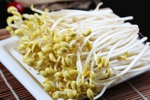 7 loại rau &ldquo;bẩn&rdquo; nhất chợ m&ugrave;a h&egrave;: Nh&igrave;n th&igrave; tươi ngon nhưng dễ rước bệnh v&agrave;o người, tuyệt đối tr&aacute;nh mua!- Ảnh 2.