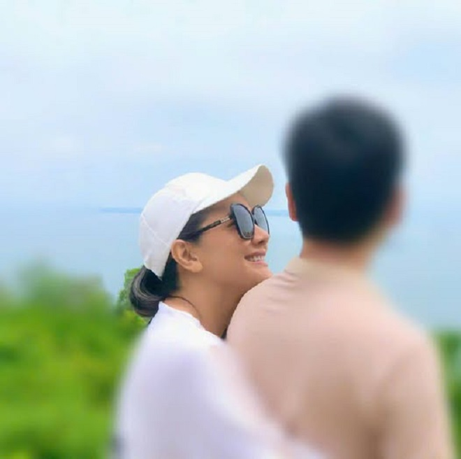 Nữ diễn vi&ecirc;n Việt nổi tiếng c&ocirc;ng khai bạn trai ở tuổi 49 sau 3 lần đổ vỡ: &ldquo;Th&agrave; y&ecirc;u 1 người b&igrave;nh thường&rdquo; - Ảnh 3.