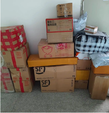 Shipper li&ecirc;n tiếp đặt đơn online rồi ho&agrave;n h&agrave;ng nhưng giữ lại 800 m&oacute;n qu&agrave; tặng k&egrave;m, trị gi&aacute; 1,4 tỷ đồng: T&ograve;a ph&aacute;n "cấu th&agrave;nh tội h&igrave;nh sự" - Ảnh 2.