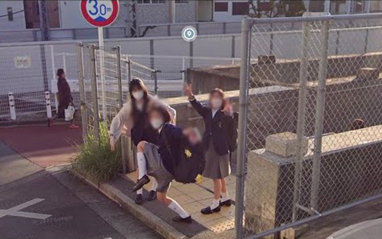 Ba c&ocirc; g&aacute;i Nhật Bản tr&ecirc;n Google Maps: Hiện tượng mạng g&acirc;y sốt  - Ảnh 1.