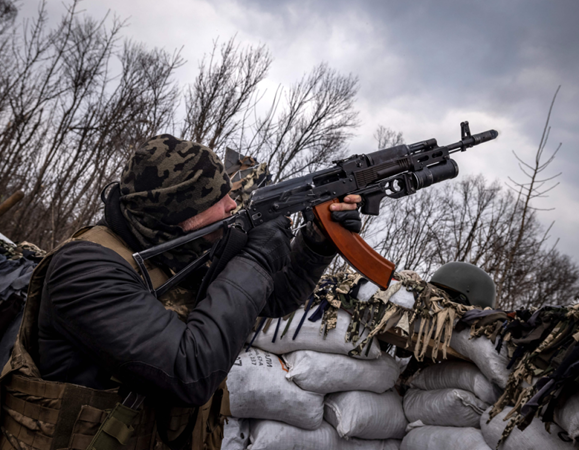 UAV Ukraine bị bắn hạ bởi s&uacute;ng trường tấn c&ocirc;ng của Nga trong cuộc tấn c&ocirc;ng - Ảnh 2.