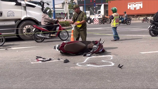 TP HCM: Tai nạn thương tâm khi mẹ đi thăm con trai bị tạm giam - Ảnh 1. TP HCM: Tai nạn thương tâm khi mẹ đi thăm con trai bị tạm giam - Ảnh 1.