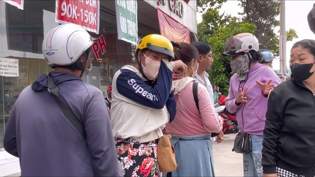 TP HCM: Tai nạn thương tâm khi mẹ đi thăm con trai bị tạm giam - Ảnh 4. TP HCM: Tai nạn thương tâm khi mẹ đi thăm con trai bị tạm giam - Ảnh 4.