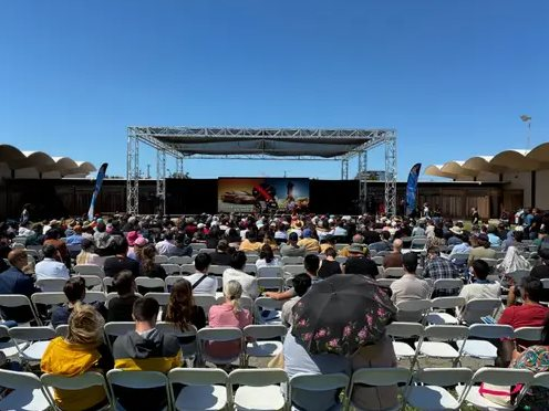 Bên Trong Câu Lạc Bộ Tín Đồ Tesla: Khám Phá Thế Giới Đam Mê Của Elon Musk - Ảnh 3. Bên Trong Câu Lạc Bộ Tín Đồ Tesla: Khám Phá Thế Giới Đam Mê Của Elon Musk - Ảnh 3.